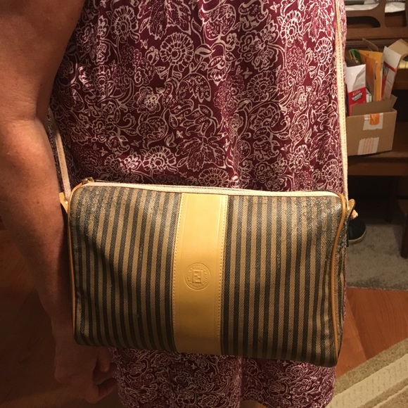 Authentic Vintage FENDI Penguin Handbag - Picture 8 of 8